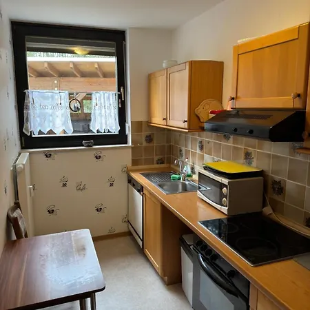 An Der Skipiste 100 Meterbis Moeppis Huette ヴィンターベルク