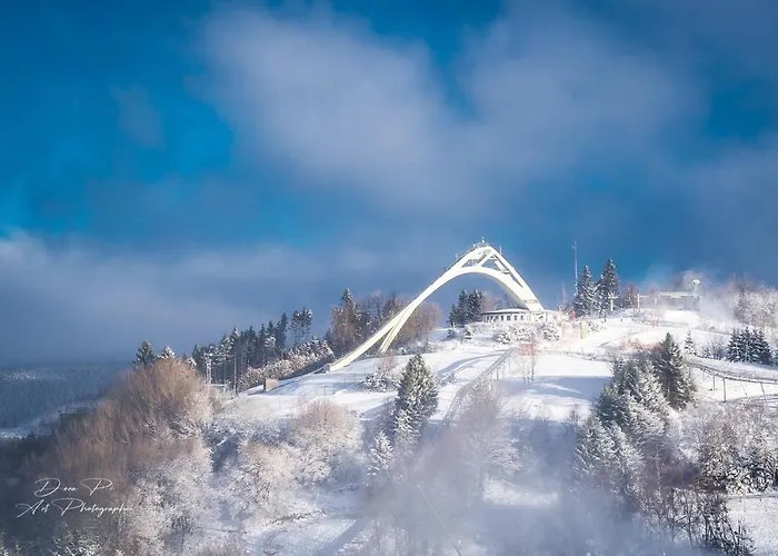 An Der Skipiste 100 Meterbis Moeppis Huette
